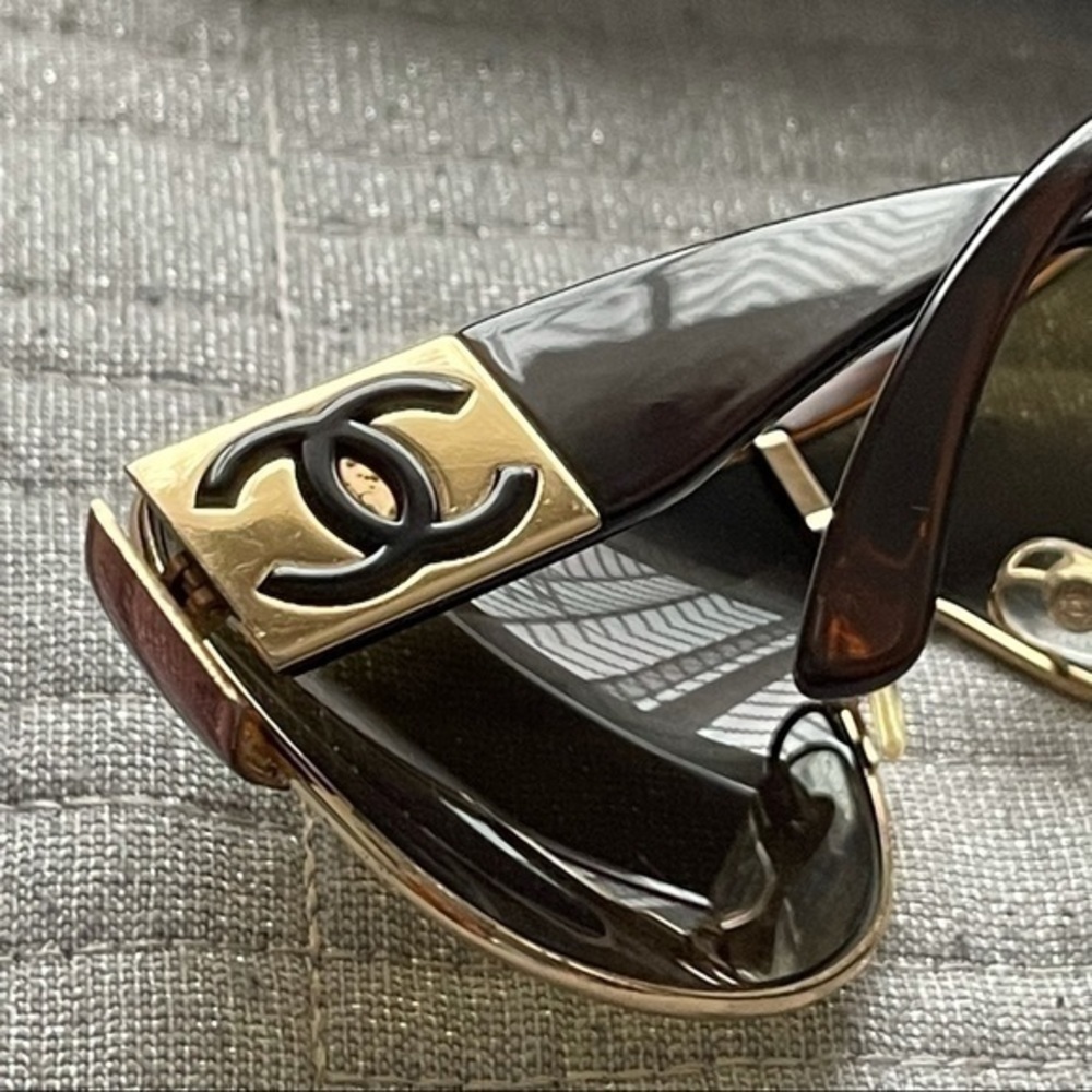 CHANEL Vintage THE 1999 Sunglasses - Picture 5 of 16